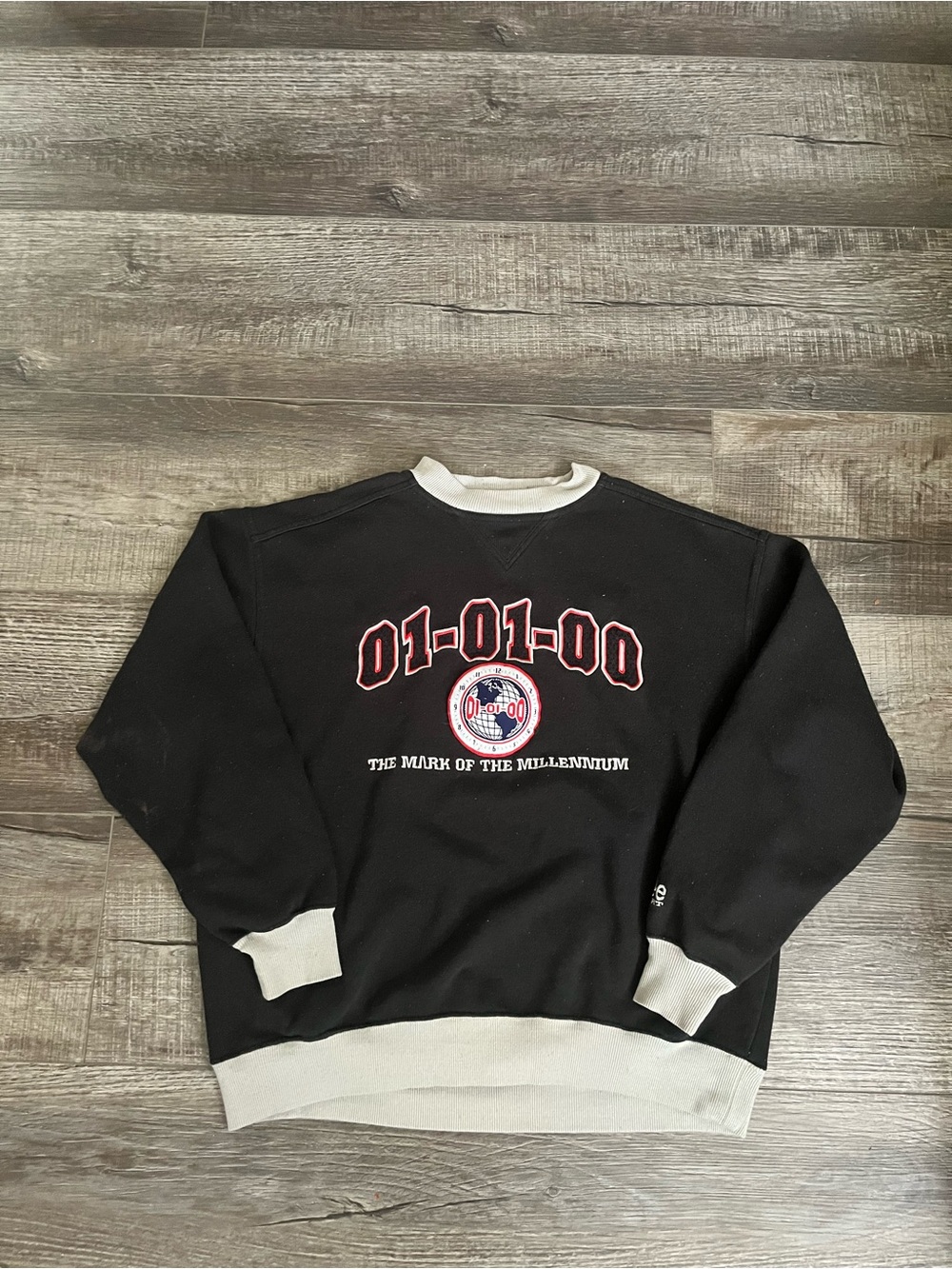 vintage 2000s crewneck
